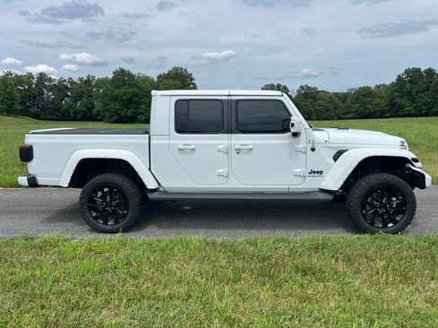 Used 2021 Jeep Gladiator High Altitude AWD/4WD image 4