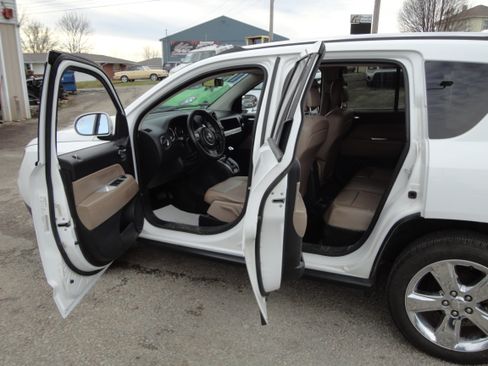 Used 2014 Jeep Compass Latitude image 5