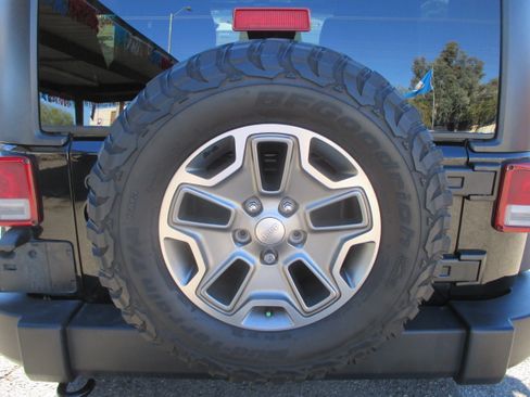 Used 2018 Jeep Wrangler Sport S image 14
