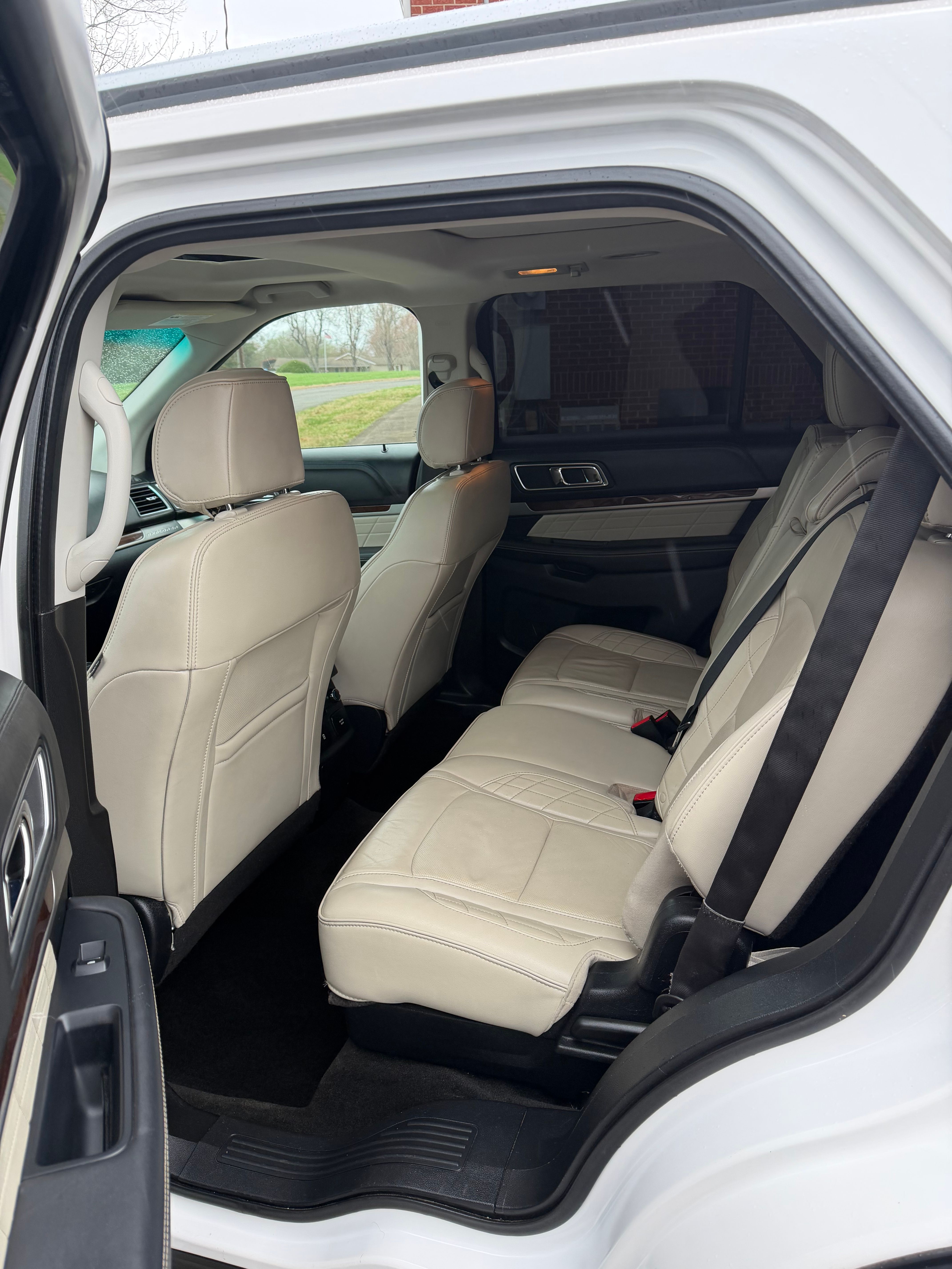 Used 2016 Ford Explorer Platinum AWD/4WD image 15