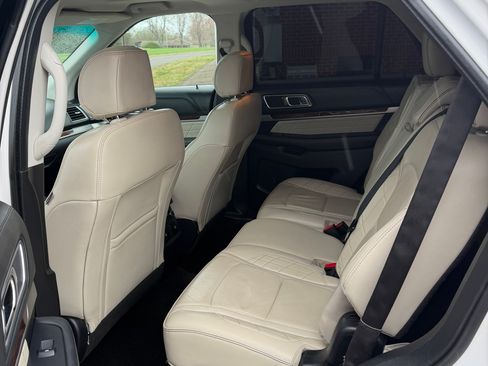 Used 2016 Ford Explorer Platinum image 15