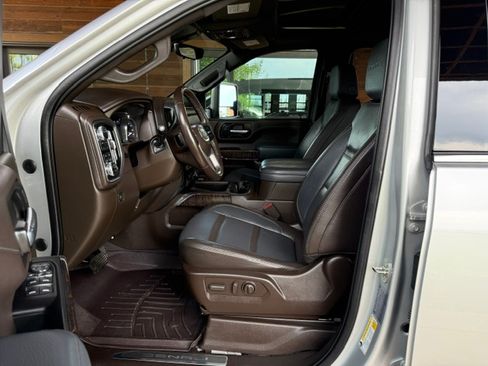 Used 2023 GMC Sierra 2500 4x4 Crew Cab Denali image 11