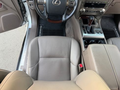 Used 2019 Lexus GX 460 image 19