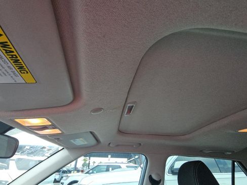 Used 2023 Hyundai Venue SEL FWD image 9