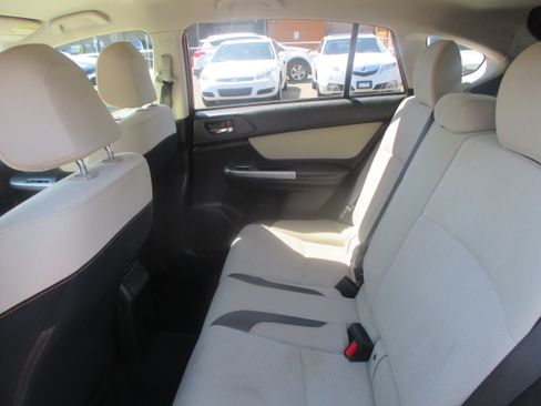 Used 2016 Subaru Crosstrek 2.0i Premium image 10