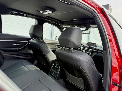 Used 2018 BMW 330i xDrive image 19