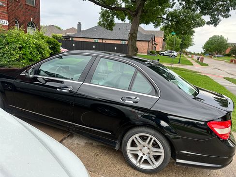 Used 2010 Mercedes-Benz C 350 Sport image 3