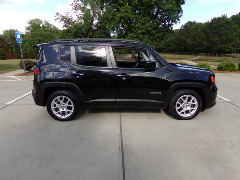 Used 2019 Jeep Renegade FWD Latitude image 6