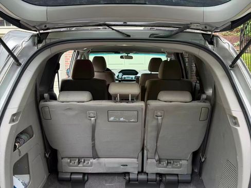 Used 2011 Honda Odyssey LX image 6