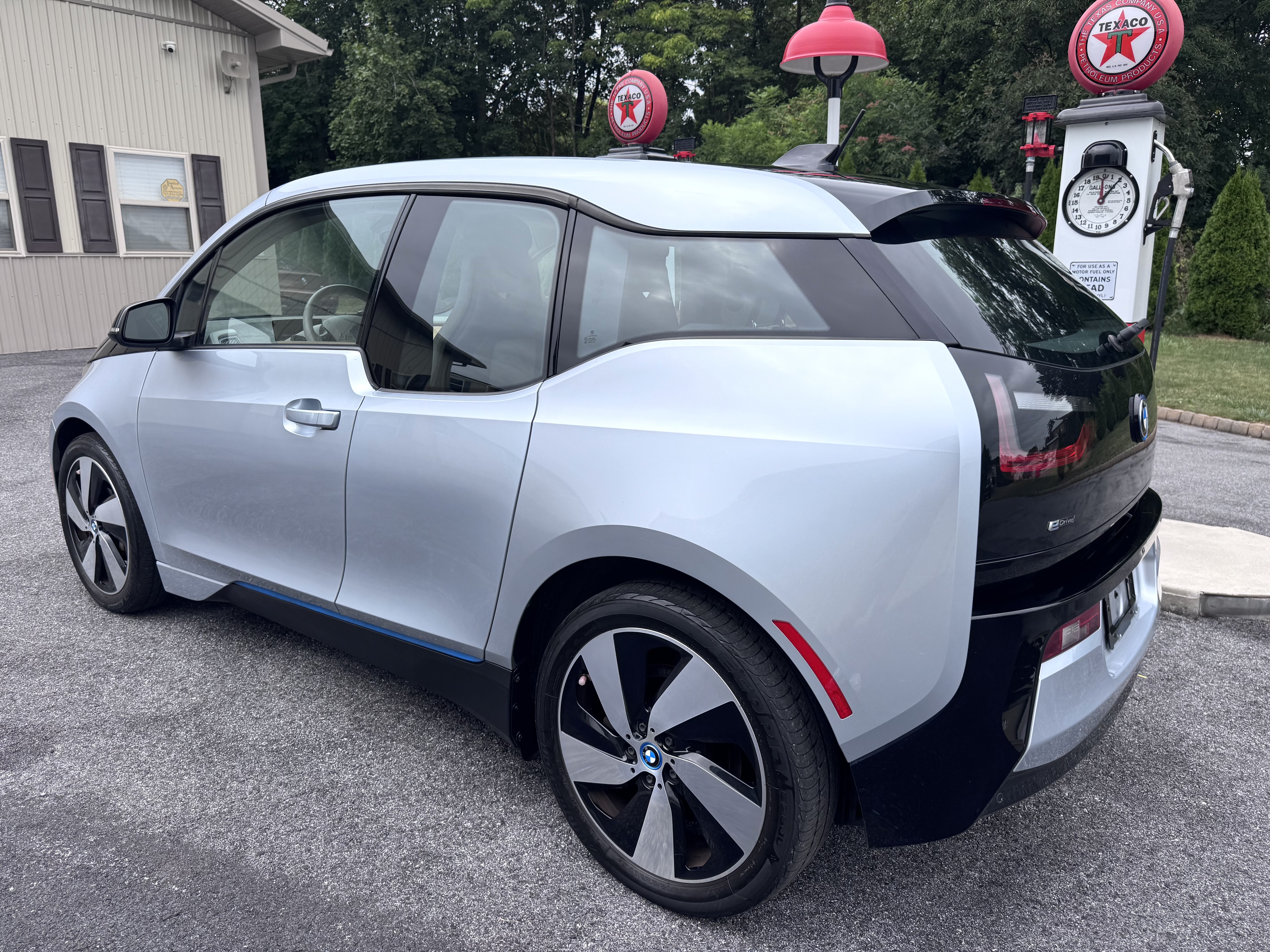 Used 2015 BMW i3 RWD image 8