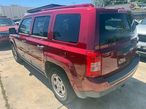 Used 2013 Jeep Patriot Sport FWD image 3