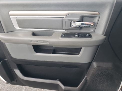 Used 2018 RAM 2500 Tradesman image 11