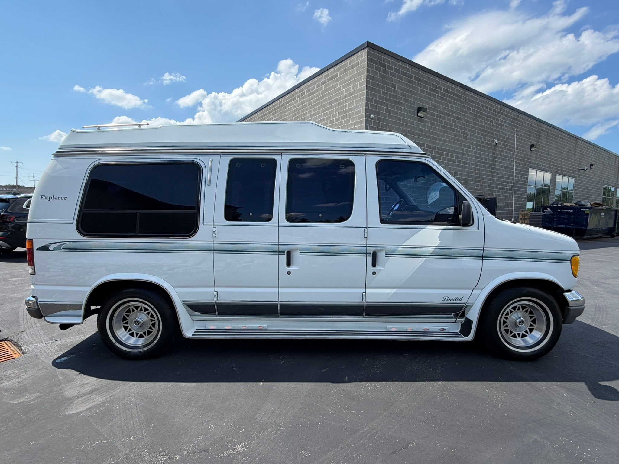Used 1994 Ford E-150 and Econoline 150 Custom RWD image 15