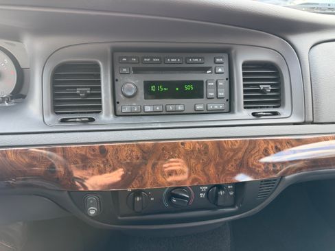 Used 2008 Mercury Grand Marquis GS image 9