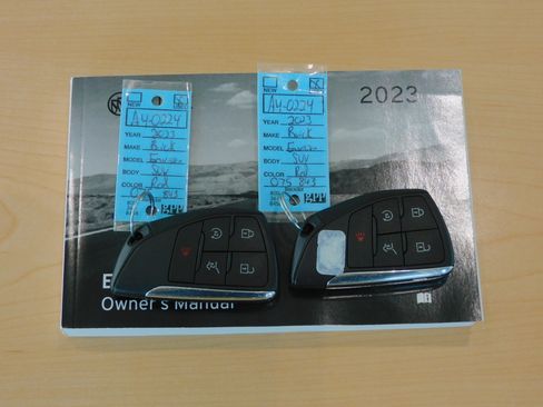 Used 2023 Buick Envision FWD Essence image 32