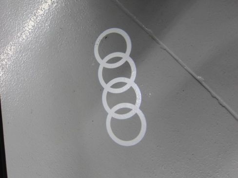 Used 2024 Audi Q8 e-tron Premium image 33