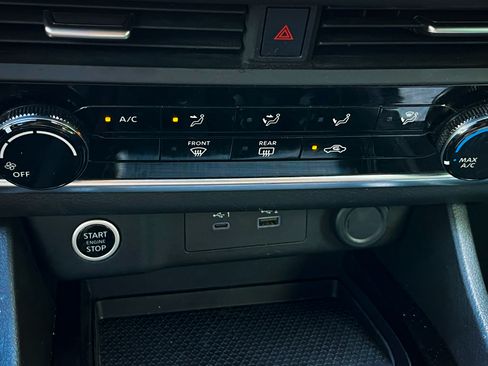 Used 2023 Nissan Rogue AWD S image 19