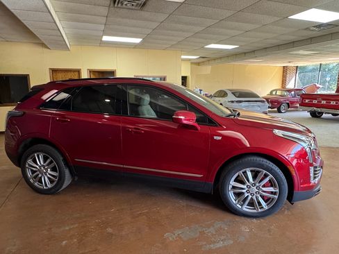 Used 2023 Cadillac XT5 Sport image 3
