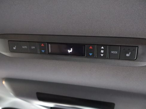 Used 2024 Toyota Sienna Platinum image 20