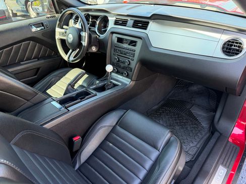 Used 2010 Ford Mustang GT Premium RWD image 23