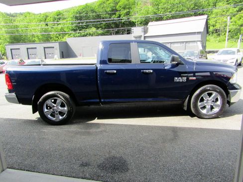 Used 2017 RAM 1500 4x4 Quad Cab SLT image 5