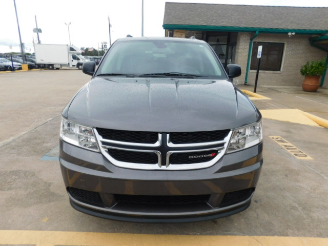 Used 2019 Dodge Journey FWD SE image 3