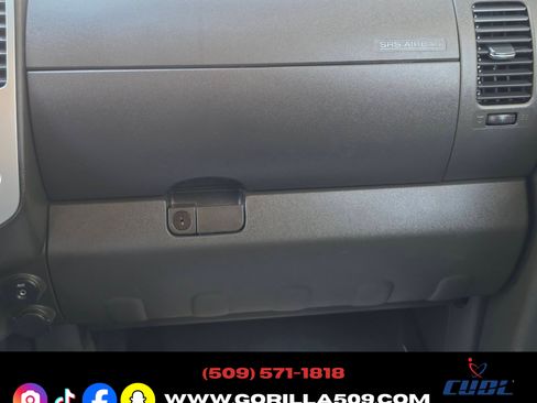 Used 2011 Nissan Frontier 4x4 Crew Cab PRO-4X image 13
