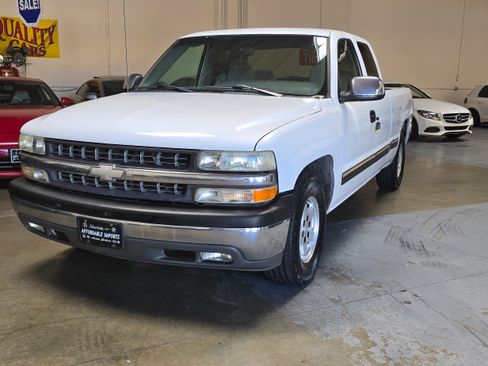 Used 1999 Chevrolet Silverado 1500 LS image 2