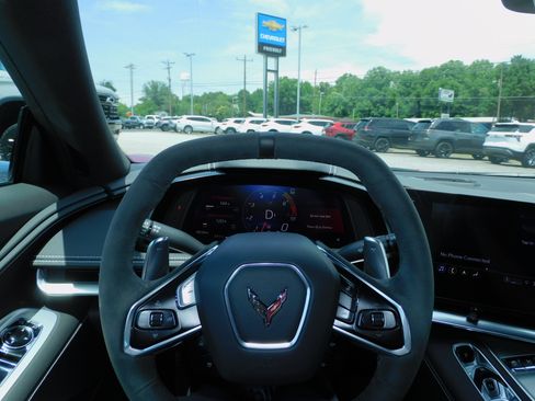 Used 2022 Chevrolet Corvette Stingray Preferred Cpe w/ 2LT RWD image 2