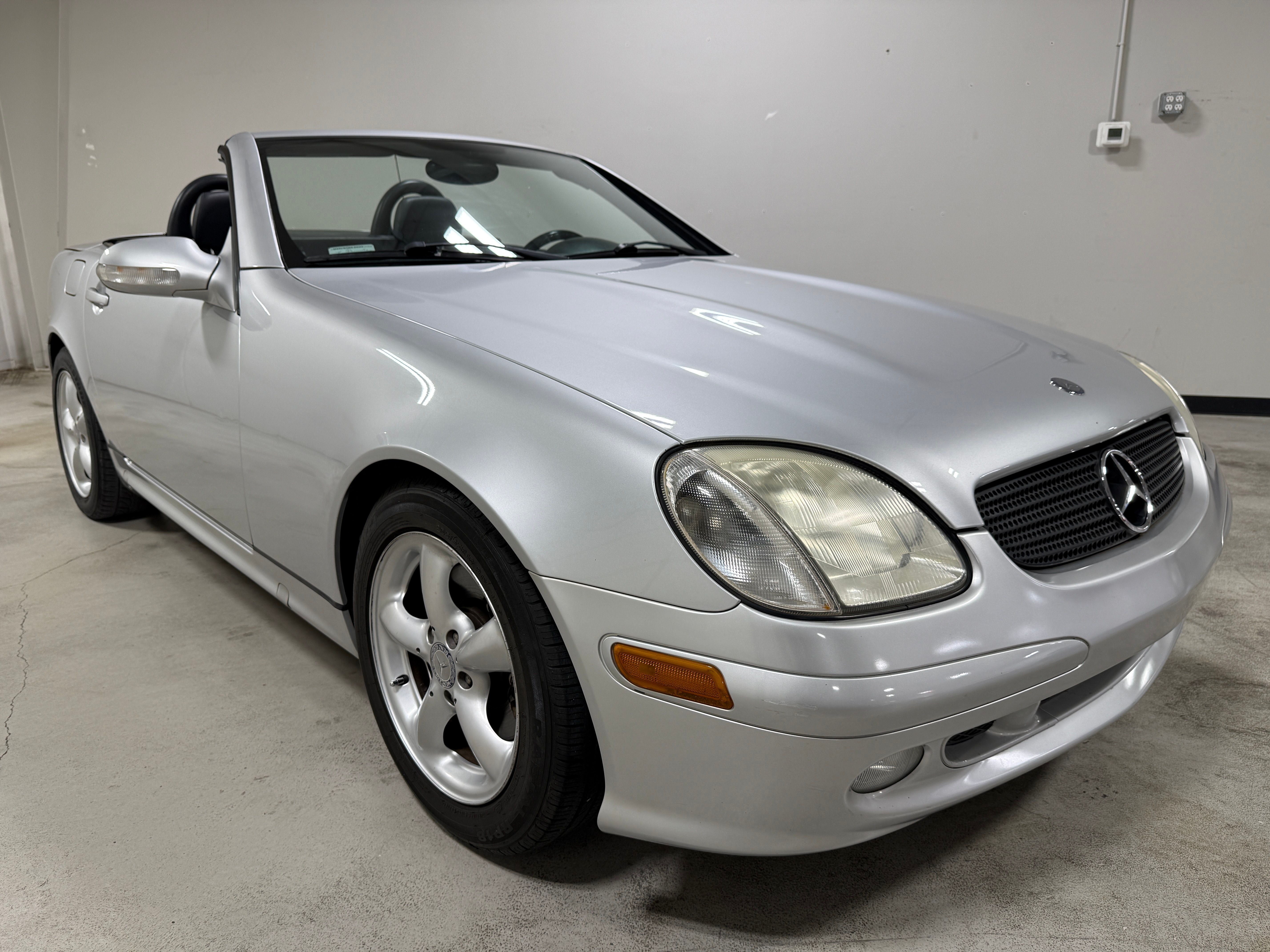 Used 2001 Mercedes-Benz SLK 320 image 1