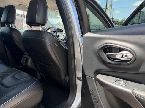 Used 2019 Jeep Cherokee Latitude image 25