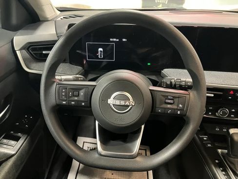 Used 2025 Nissan Kicks SV image 17