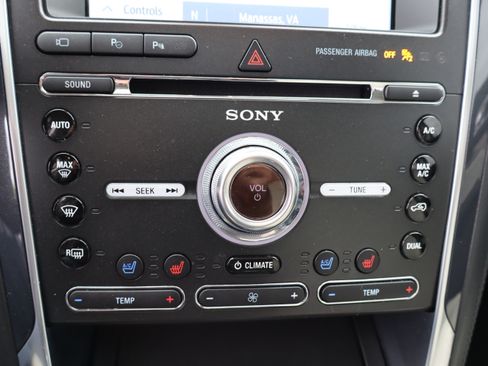 Used 2018 Ford Explorer 4WD Platinum image 31