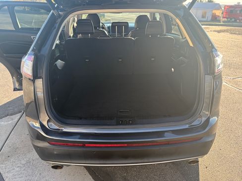 Used 2018 Ford Edge Titanium image 14