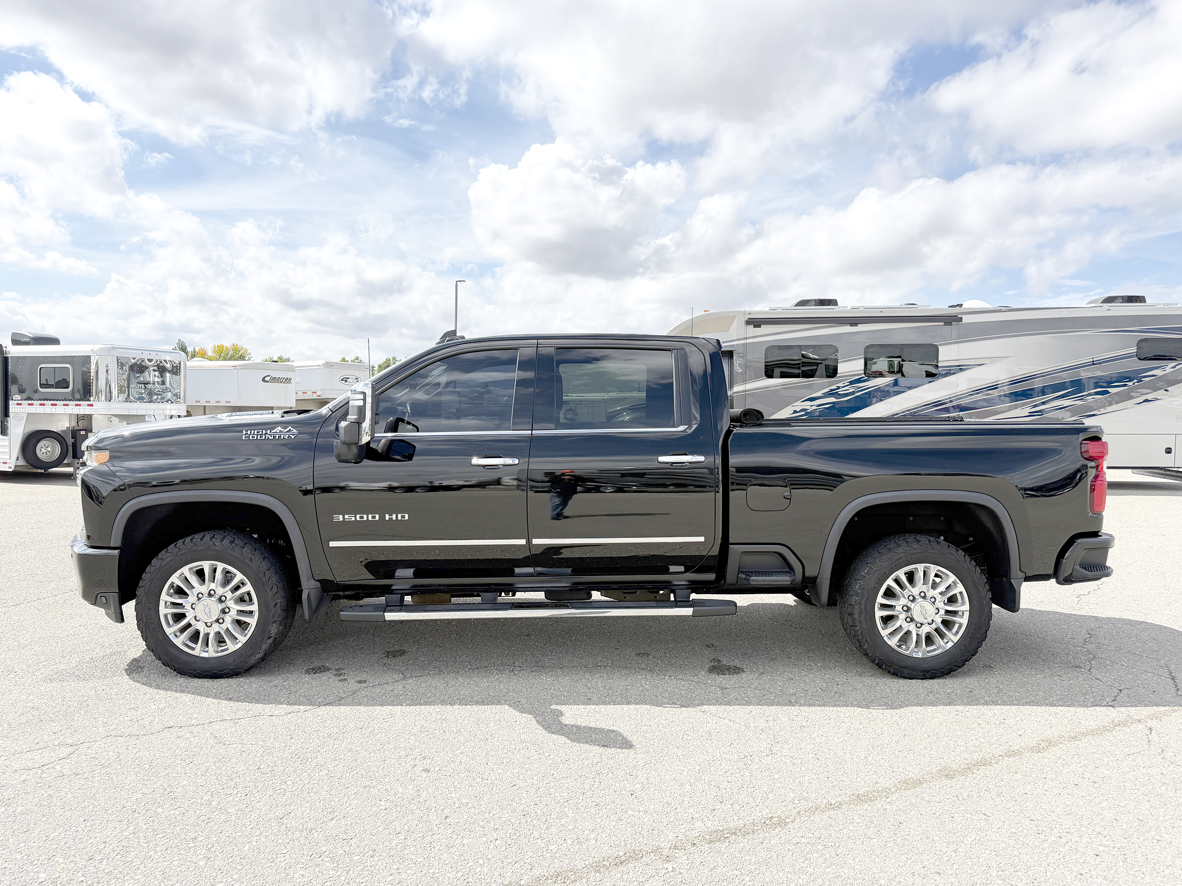 Used 2020 Chevrolet Silverado 3500 4x4 Crew Cab High Country image 9