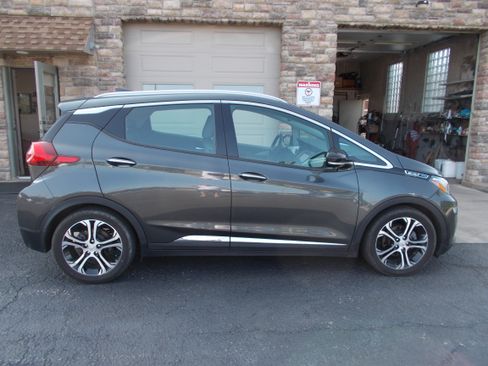 Used 2017 Chevrolet Bolt Premier image 4