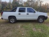 Used 2004 Chevrolet Avalanche LT image 2