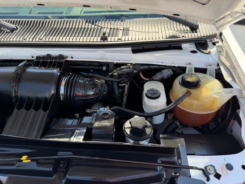Used 2016 Ford E-350 and Econoline 350 Super Duty RWD image 23