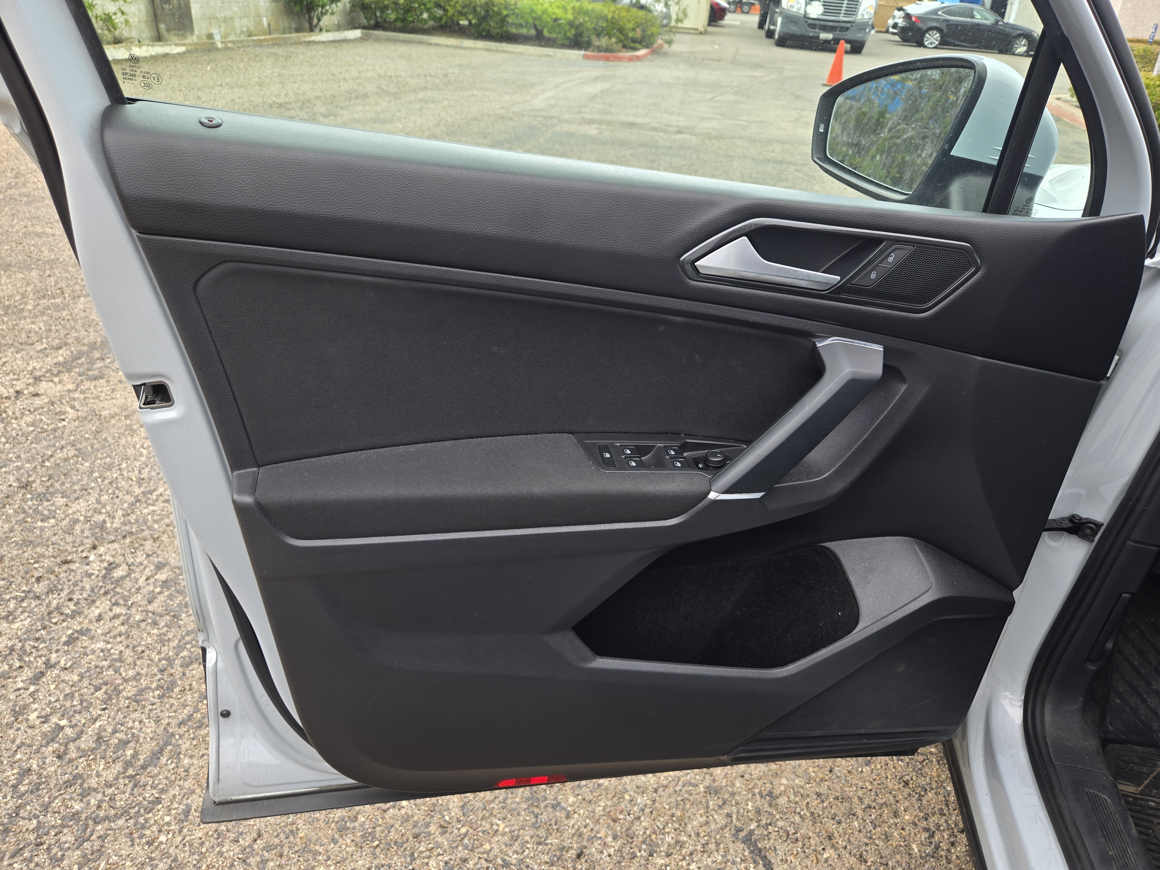 Used 2018 Volkswagen Tiguan FWD S image 30