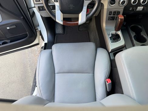 Used 2016 Toyota Sequoia Platinum image 18