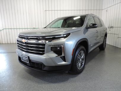 Used 2025 Chevrolet Traverse LT