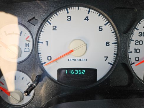 Used 2004 Dodge Ram 1500 Truck SLT image 12