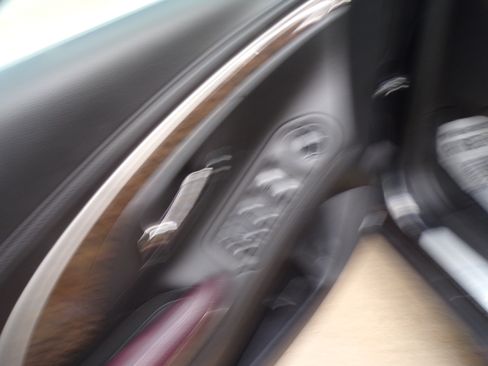 Used 2015 Buick LaCrosse Premium image 18