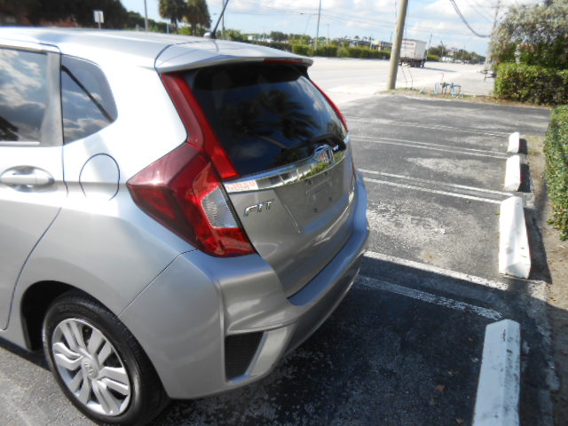Used 2017 Honda Fit LX image 4