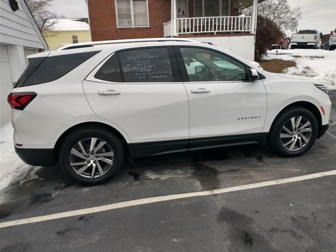Used 2024 Chevrolet Equinox Premier image 2
