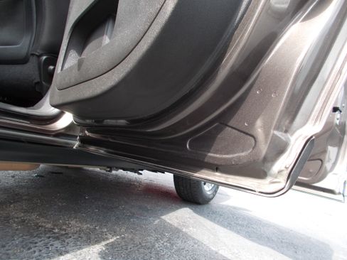 Used 2012 GMC Acadia AWD SLE image 22