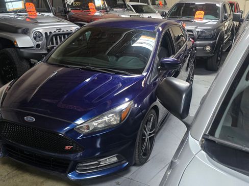 Used 2017 Ford Focus ST image 34