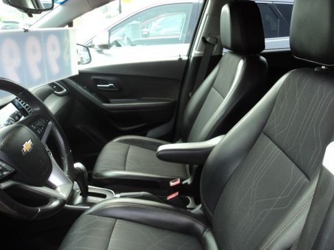 Used 2019 Chevrolet Trax LT image 5