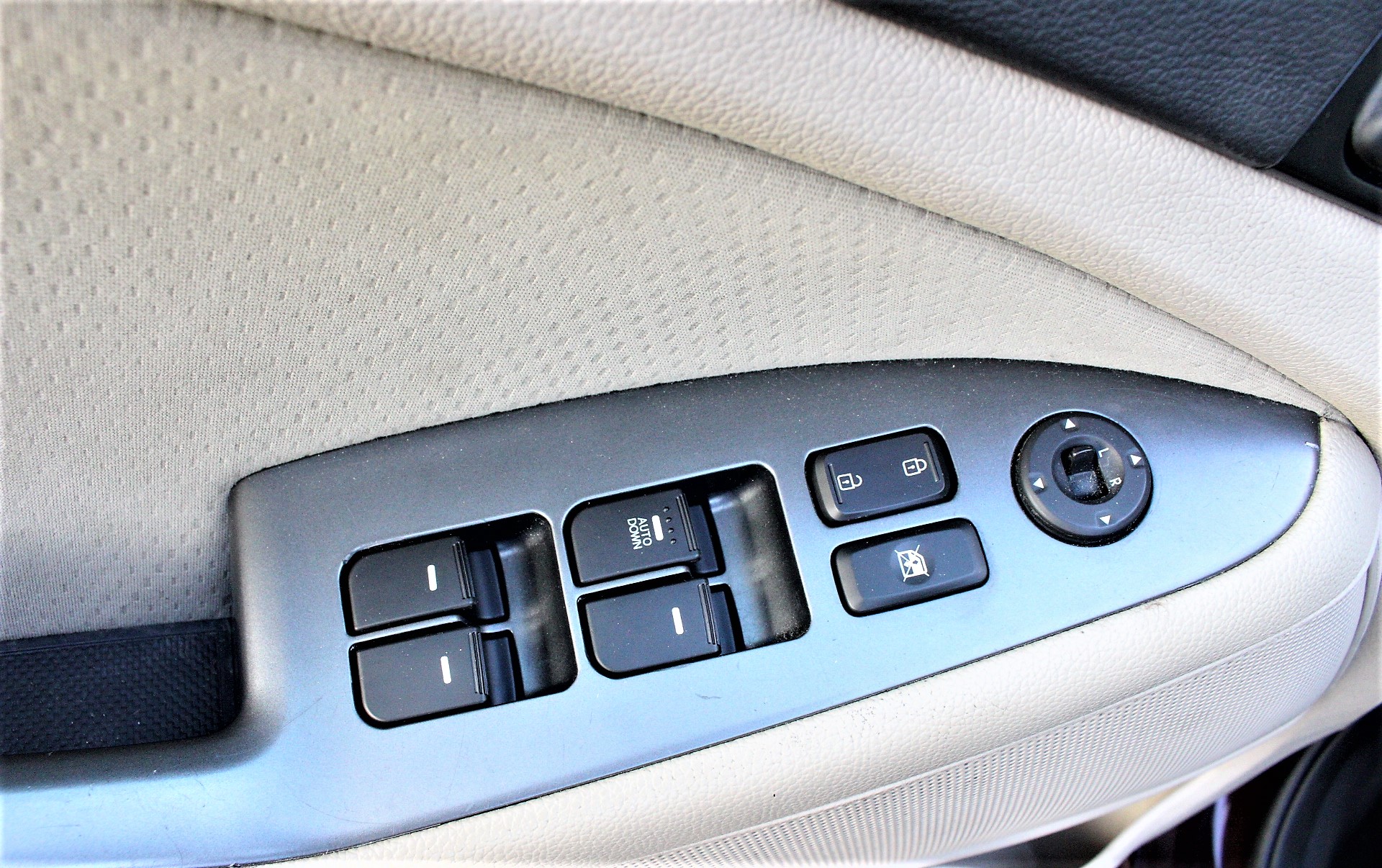 Used 2015 Kia Optima LX FWD image 9