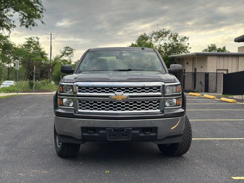 Used 2015 Chevrolet Silverado 1500 4x4 Crew Cab LT image 2